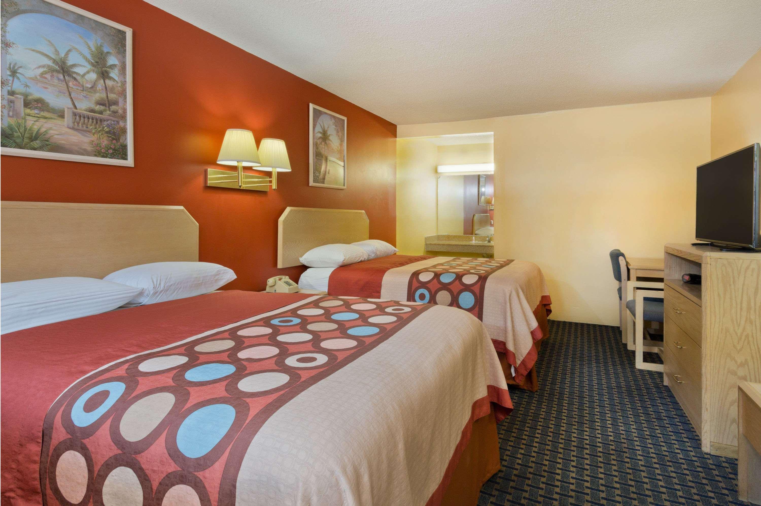 Super 8 By Wyndham Chipley Hotel Eksteriør billede